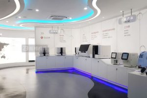 在生物科技展厅的品牌宣传里，数字技术究竟能发挥何种关键作用？