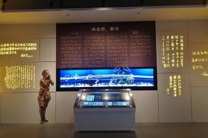 如何巧妙地借助双屏联动技术，实现展示手段的多样化与创新？